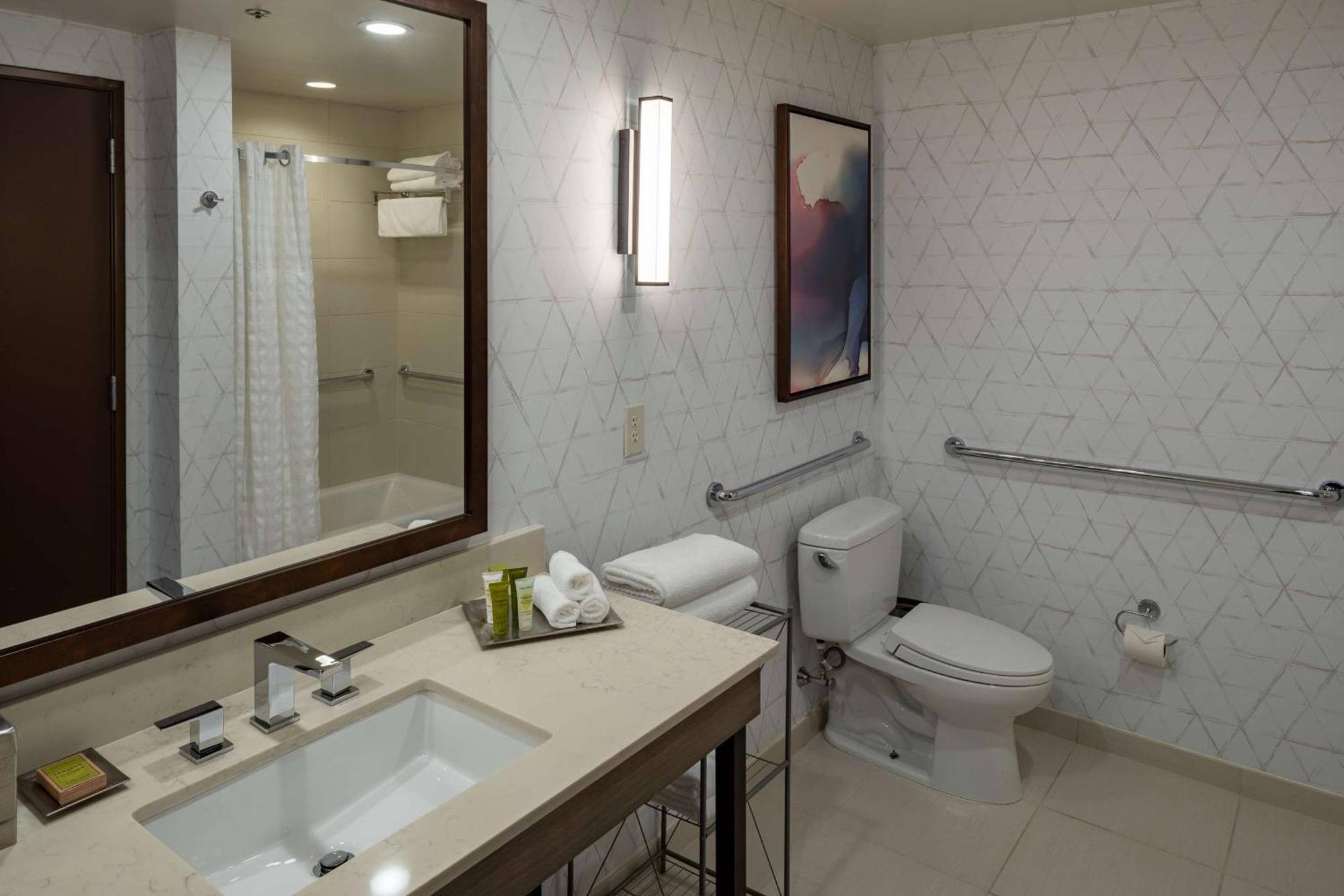 Hilton Asheville Biltmore Park Екстер'єр фото